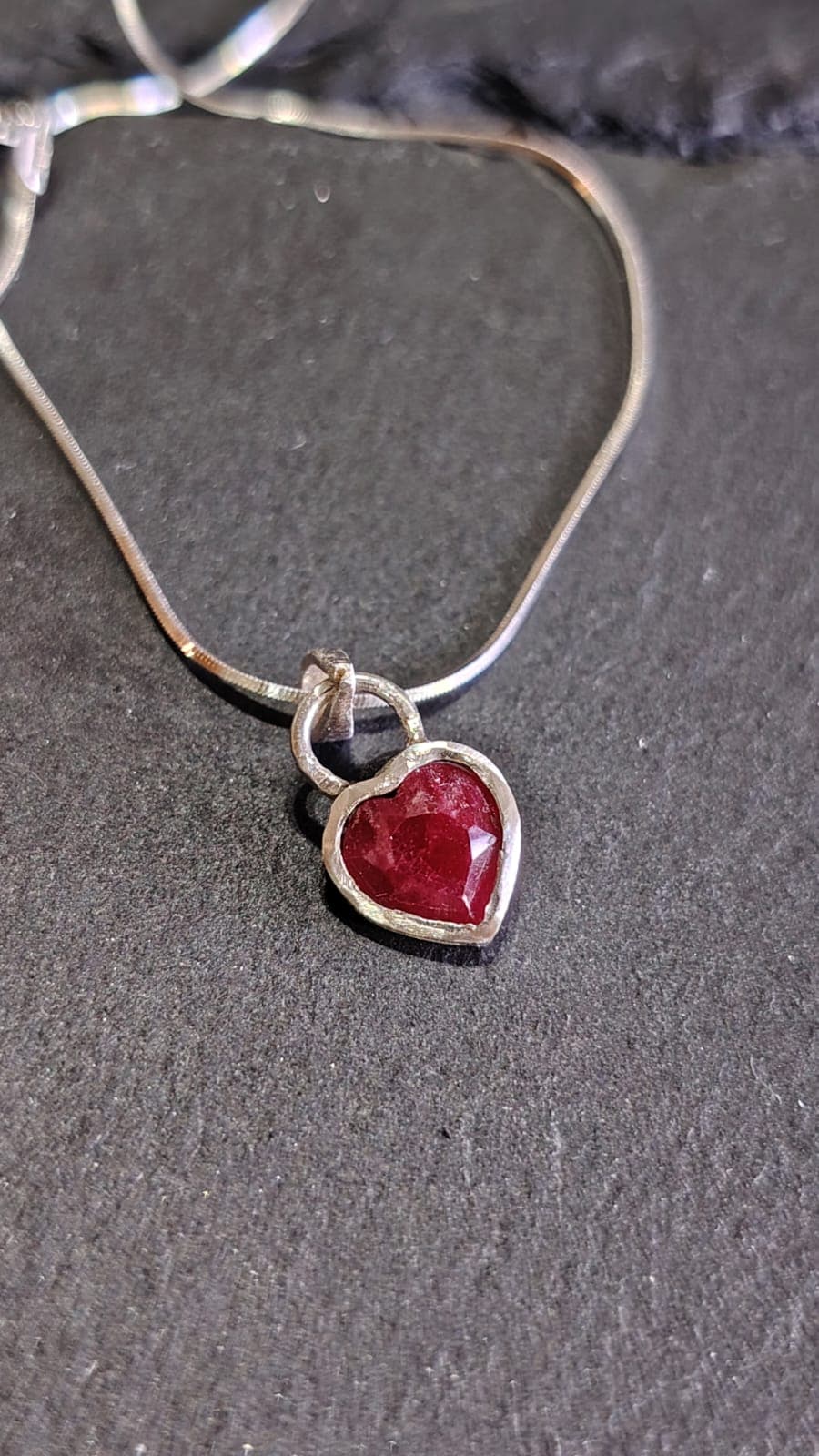 Collar Corazón Rubí