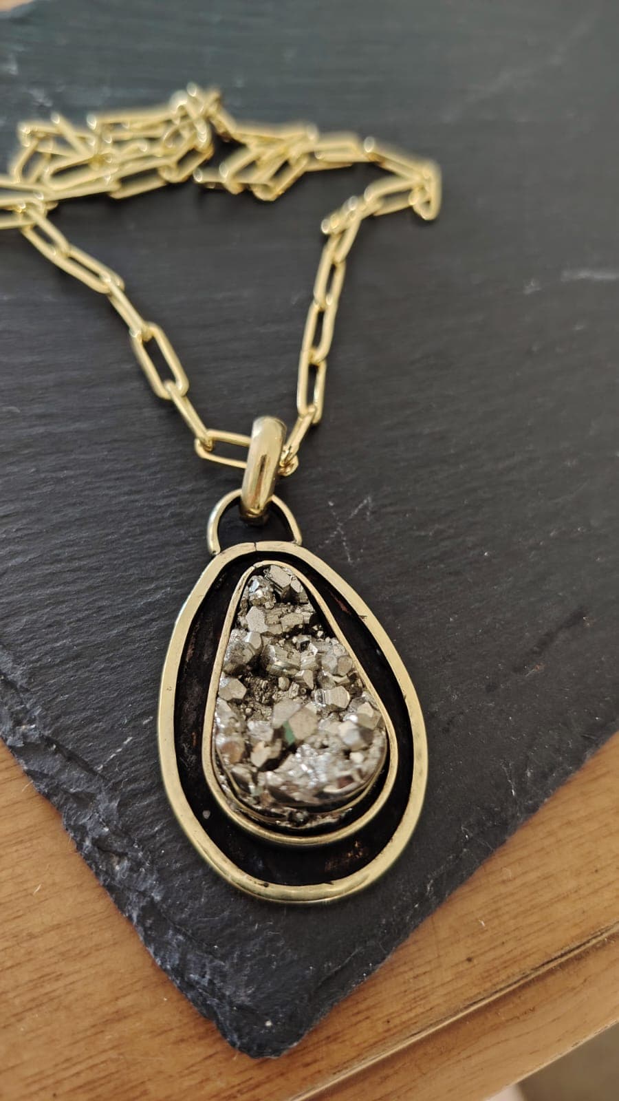 Collar Pirita Gota