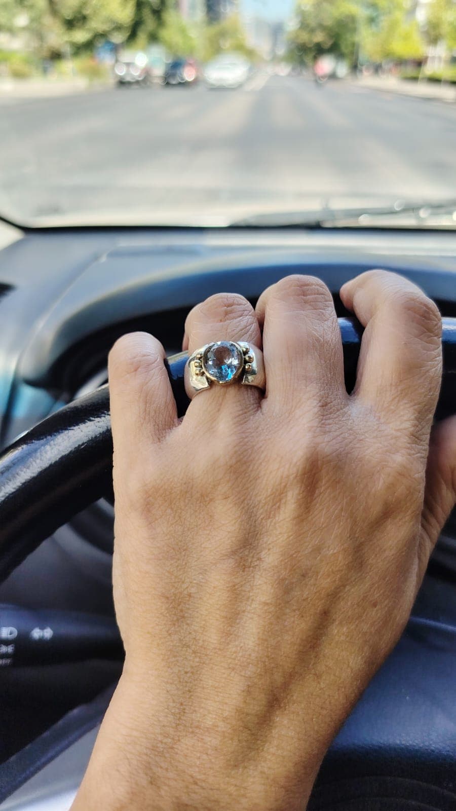 Anillo de plata 950 con piedra azul