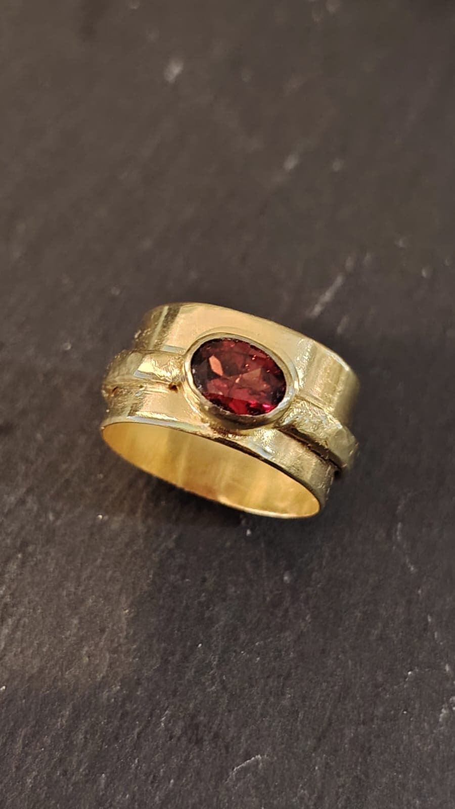 Anillo Granate Enchapado