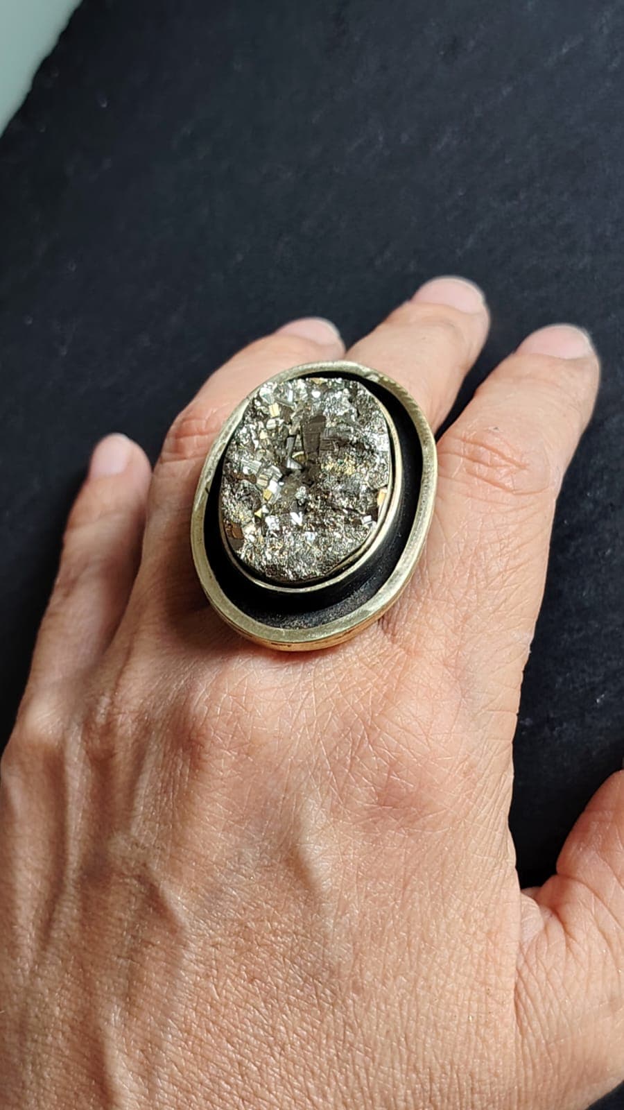 Anillo Pirita en Bronce Oval vista 3