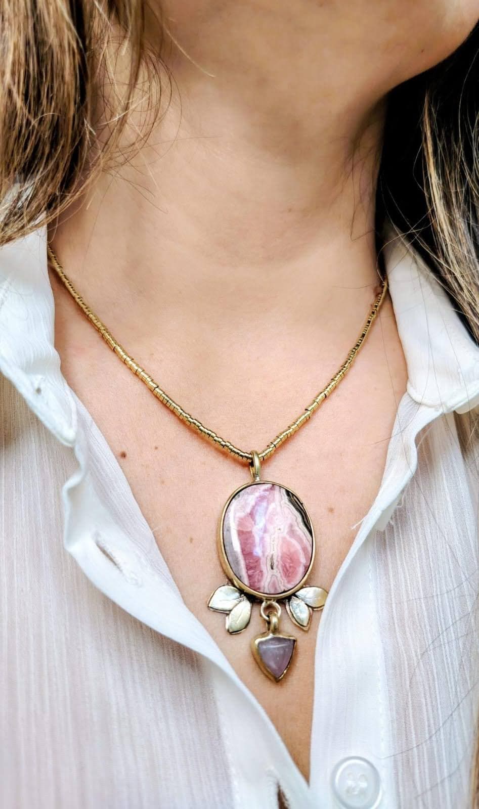 Collar Alma Rosa vista alternativa