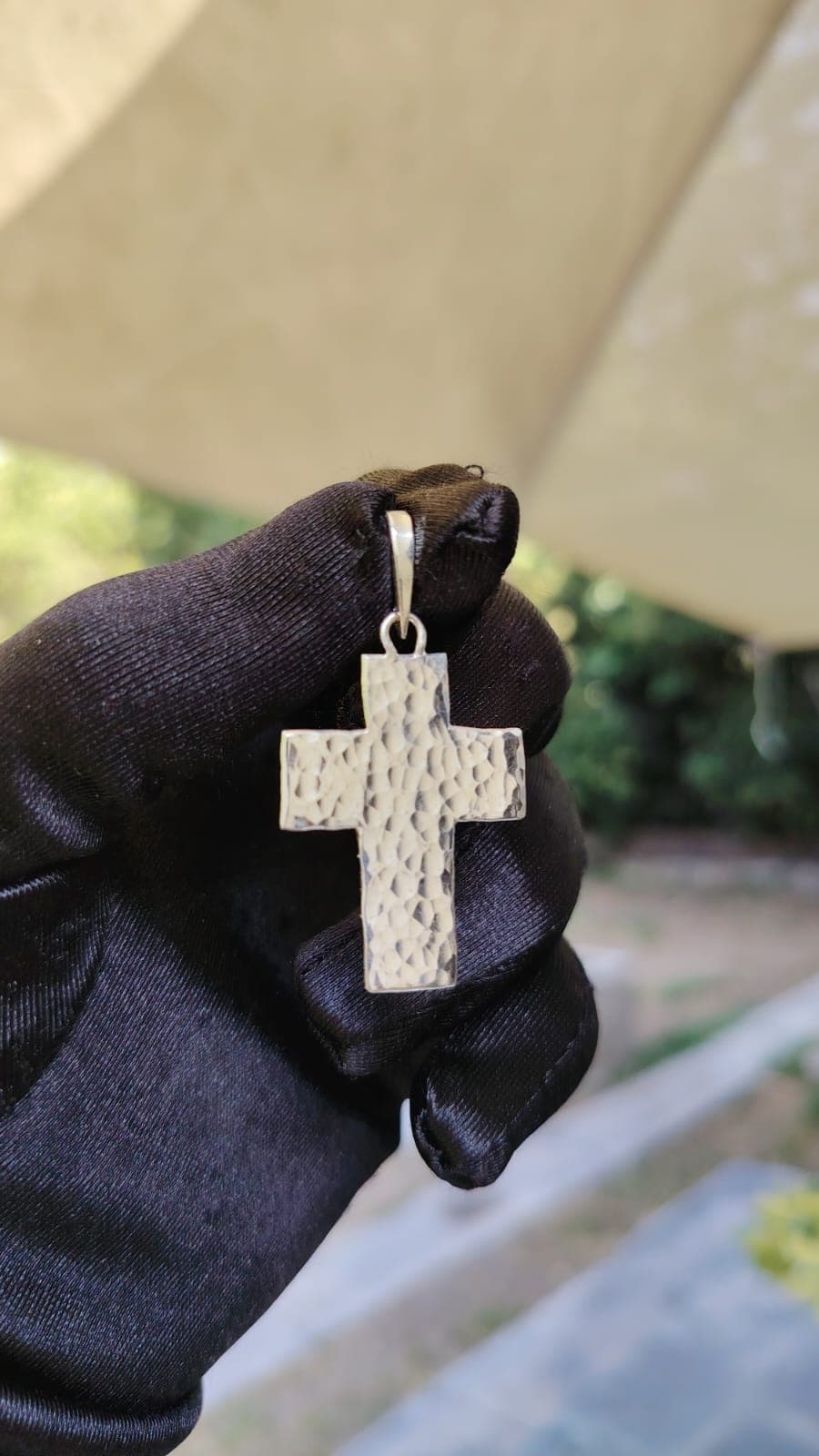 Colgante Cruz Martillado vista 2
