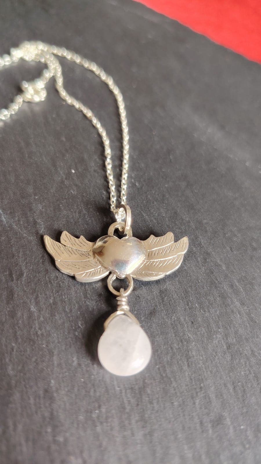 Collar Corazón Alado Cuarzo Rosa