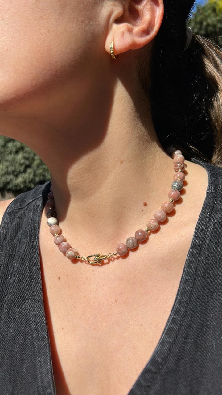 Collar Rodocrosita y Broche Dorado vista 2