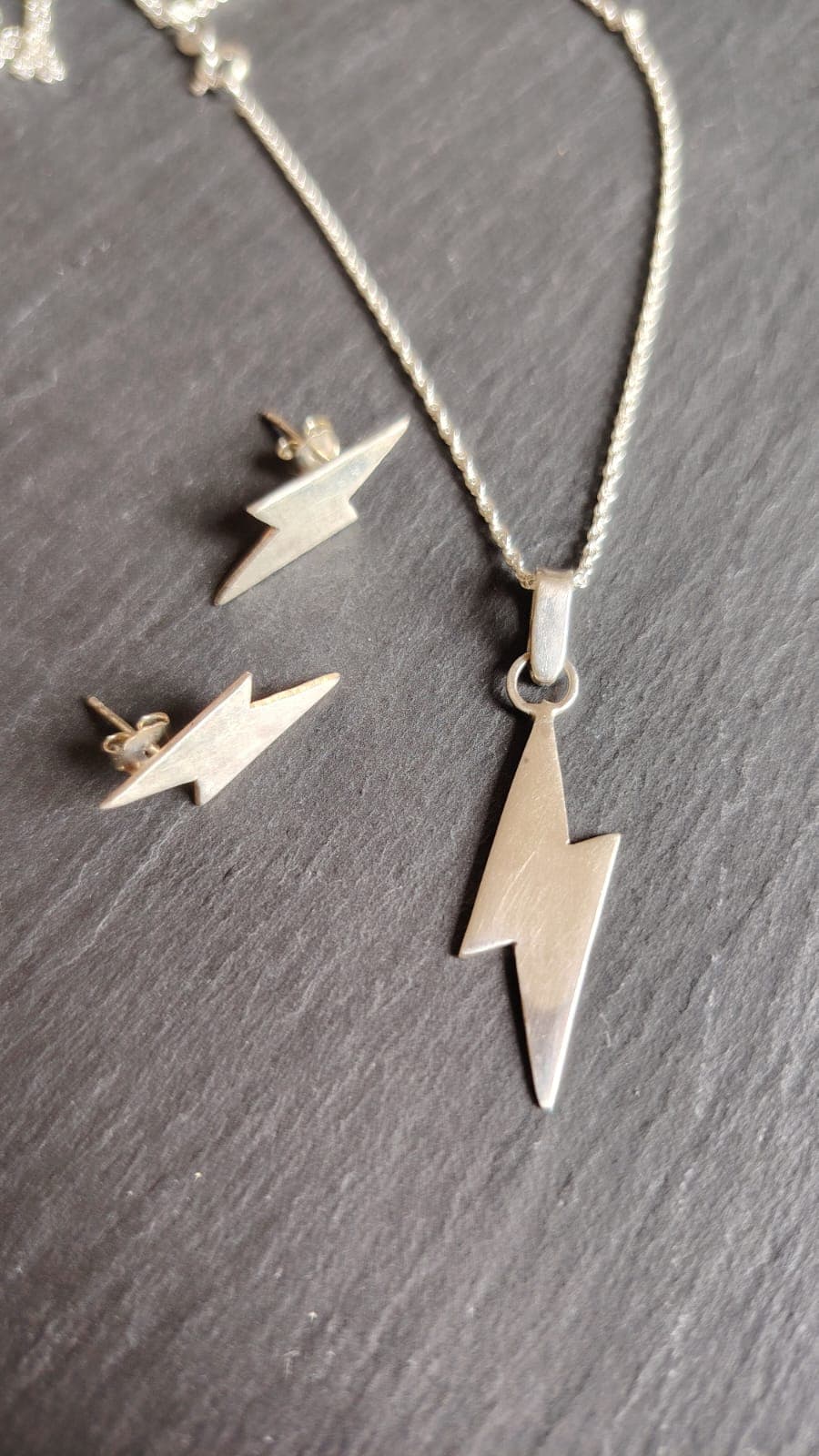 Conjunto Collar y Aros Rayo de Plata vista 2