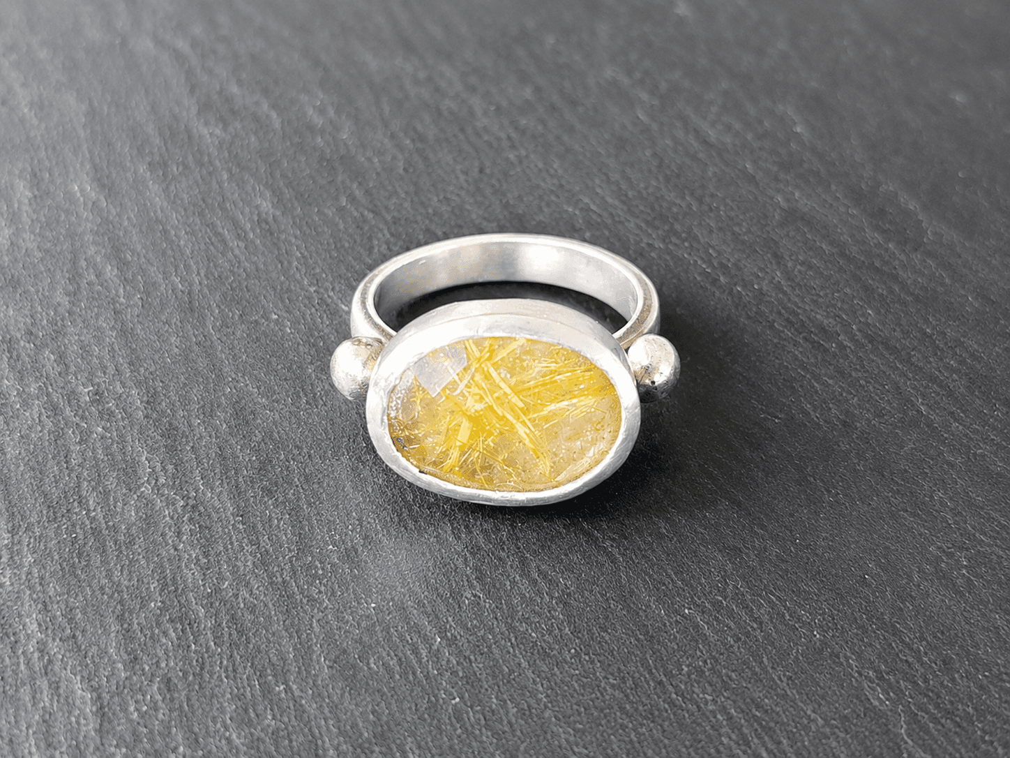 Anillo Hilos del Sol