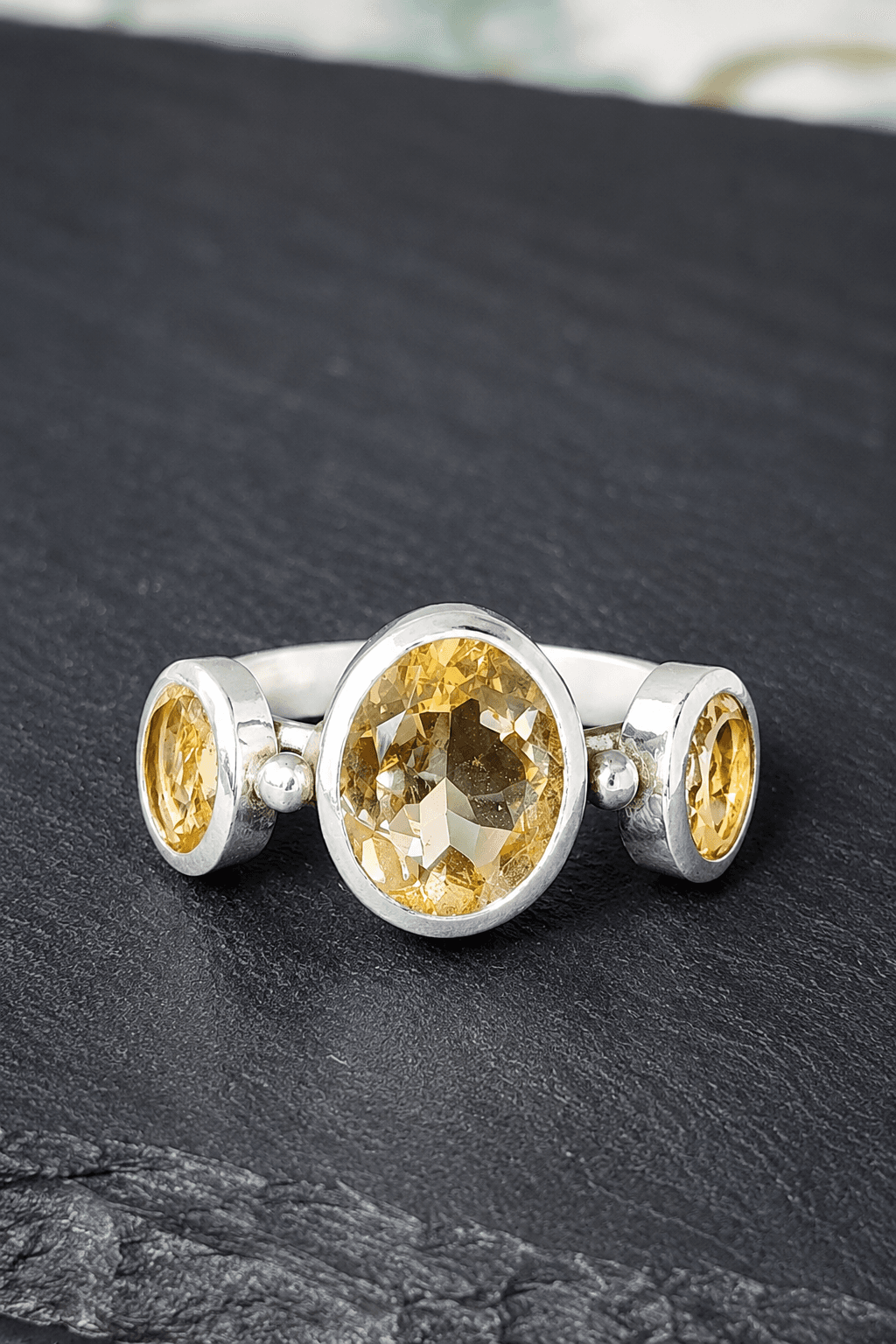 Anillo Tres Citrinos